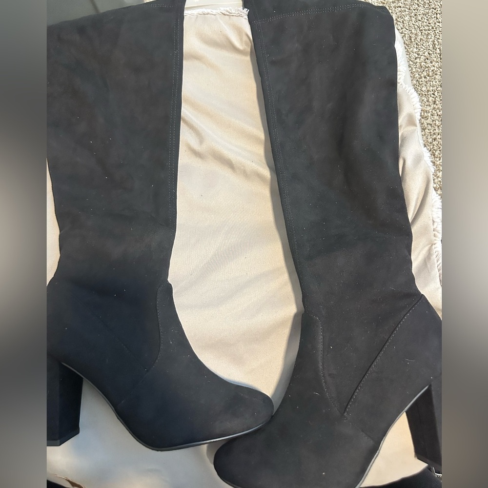 Women's Black Knee-High Boots